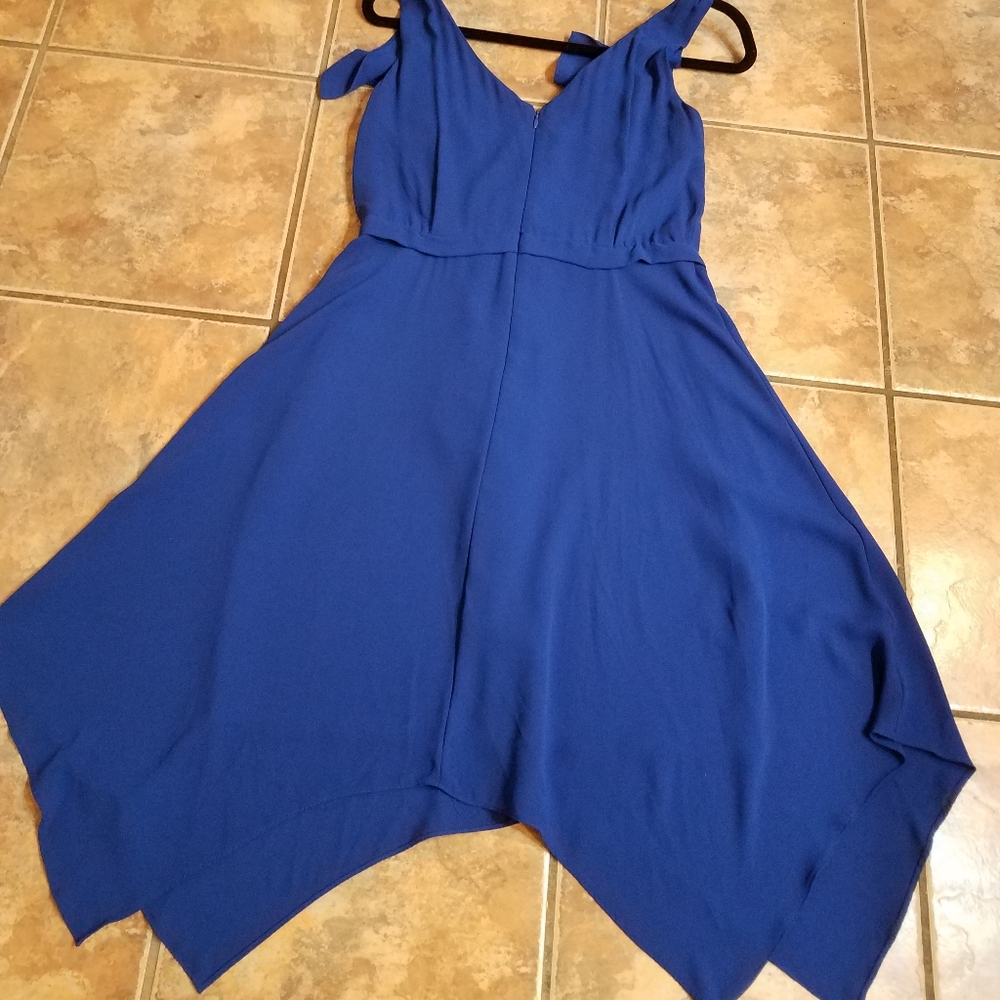 BCBG MAXAZRIA JESSICA DRESS size 8 - Picture 4 of 8